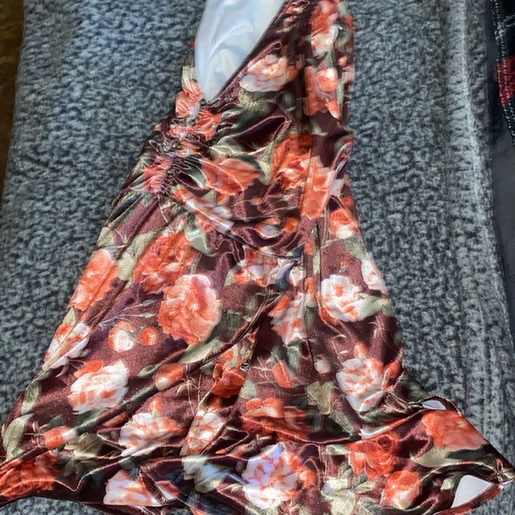 Suzanne Betro-Bell Sleeves, Velvet top, size XL - Picture 8 of 13